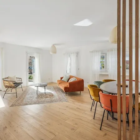 Maison Moderne Parisienne *