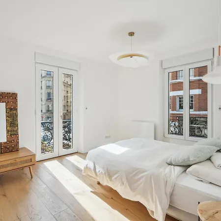 Maison Moderne Parisienne Ferienhaus *